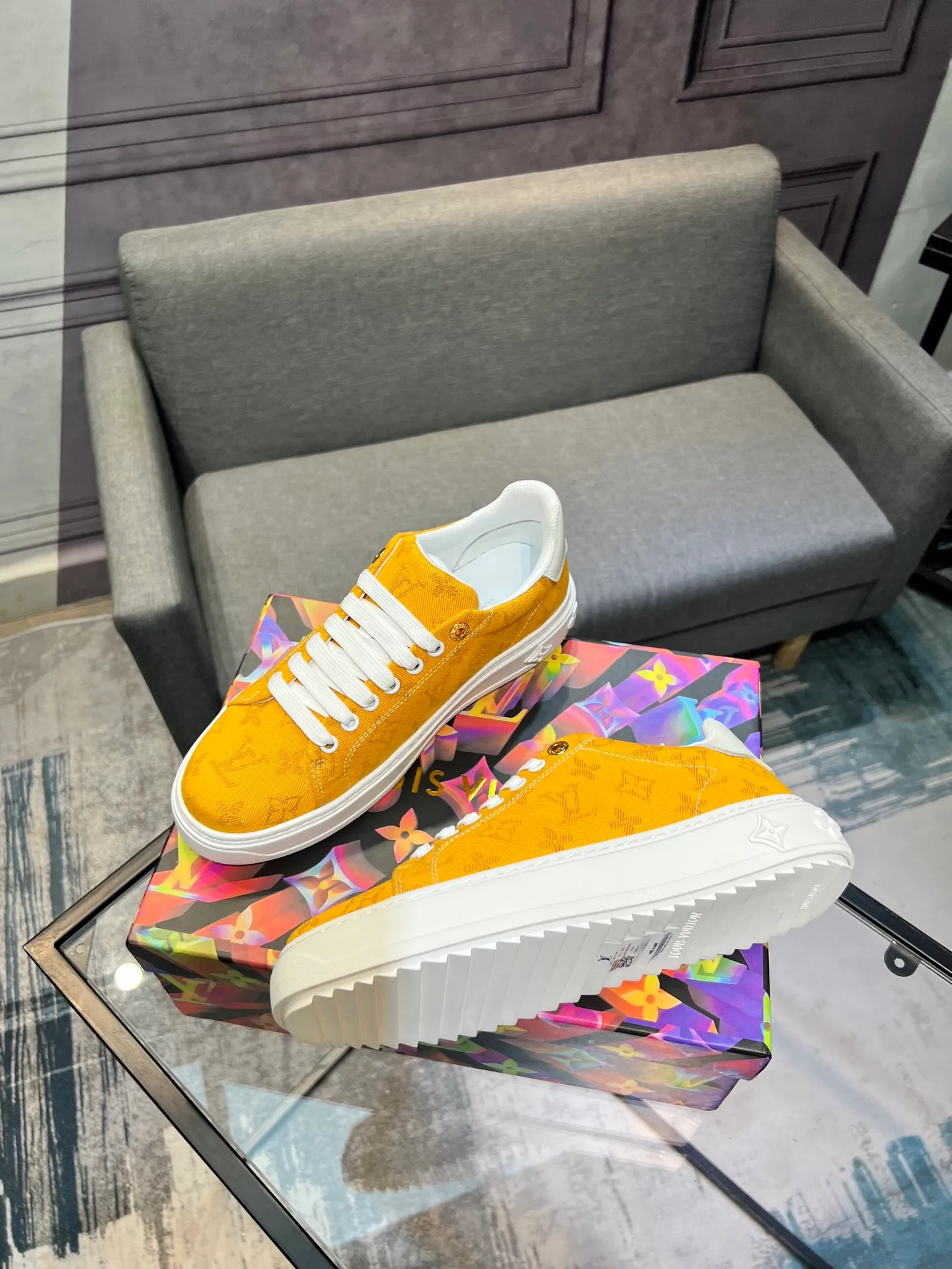 Men's Men's Shoes 💰540 LV Louis Vuitton. The latest fashionable casual shoes are popular in physical stores. The new spring and summer comfortable imported custom patent leather plus cowhide, cowhide mesh, and unique jacquard fabric element design. With sheepskin lining, Lv original base, [sun][sun] high-end packaging and high quality💪Details determine quality, welcome to compare🇮🇹Code number 38-44, 45 can be customized